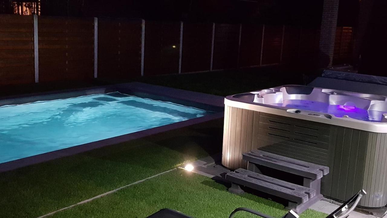 Appartement All In & Zwembad Leopoldsburg Luaran gambar